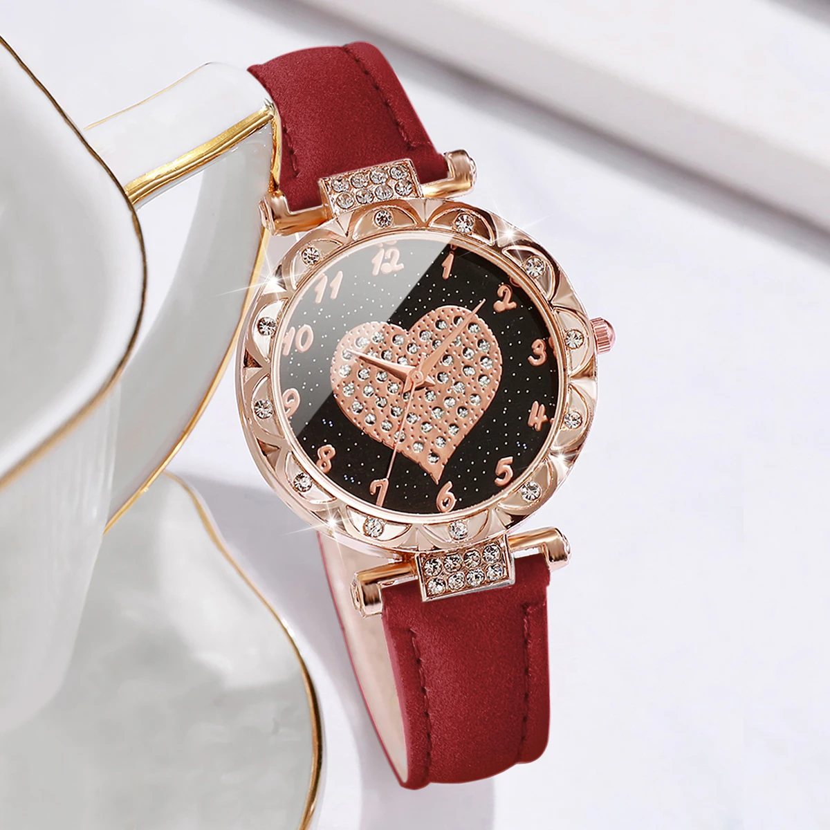 6PCS/Set Fashion Heart Dial Women\'s Watch Leather Band Quartz Watches Leaf Bracelets Set(Without Box)