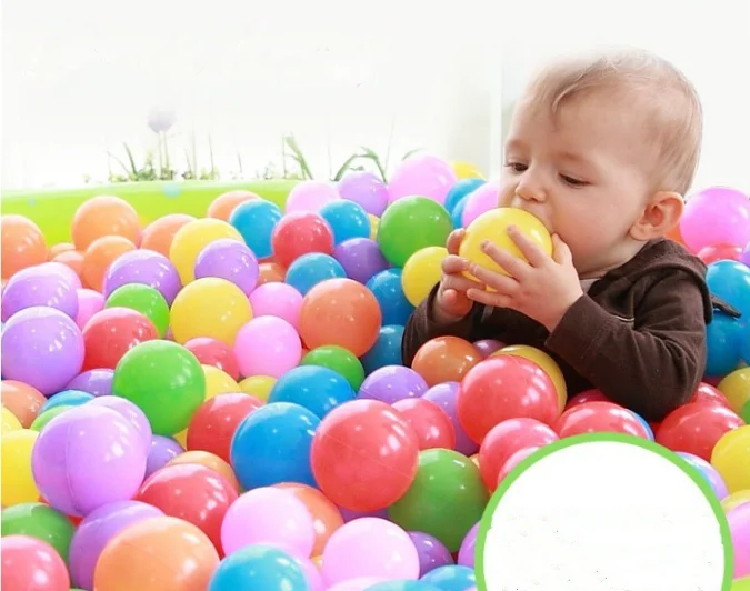 50 stks/partij Milieuvriendelijke Kleurrijke Bal Zacht Plastic Oceaan Bal Zwemmen Speelgoed Water Zwembad Oceaan Golf Bal 7 cm Kan kiezen kleur