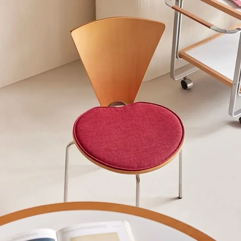 Silla retro de acero inoxidable.