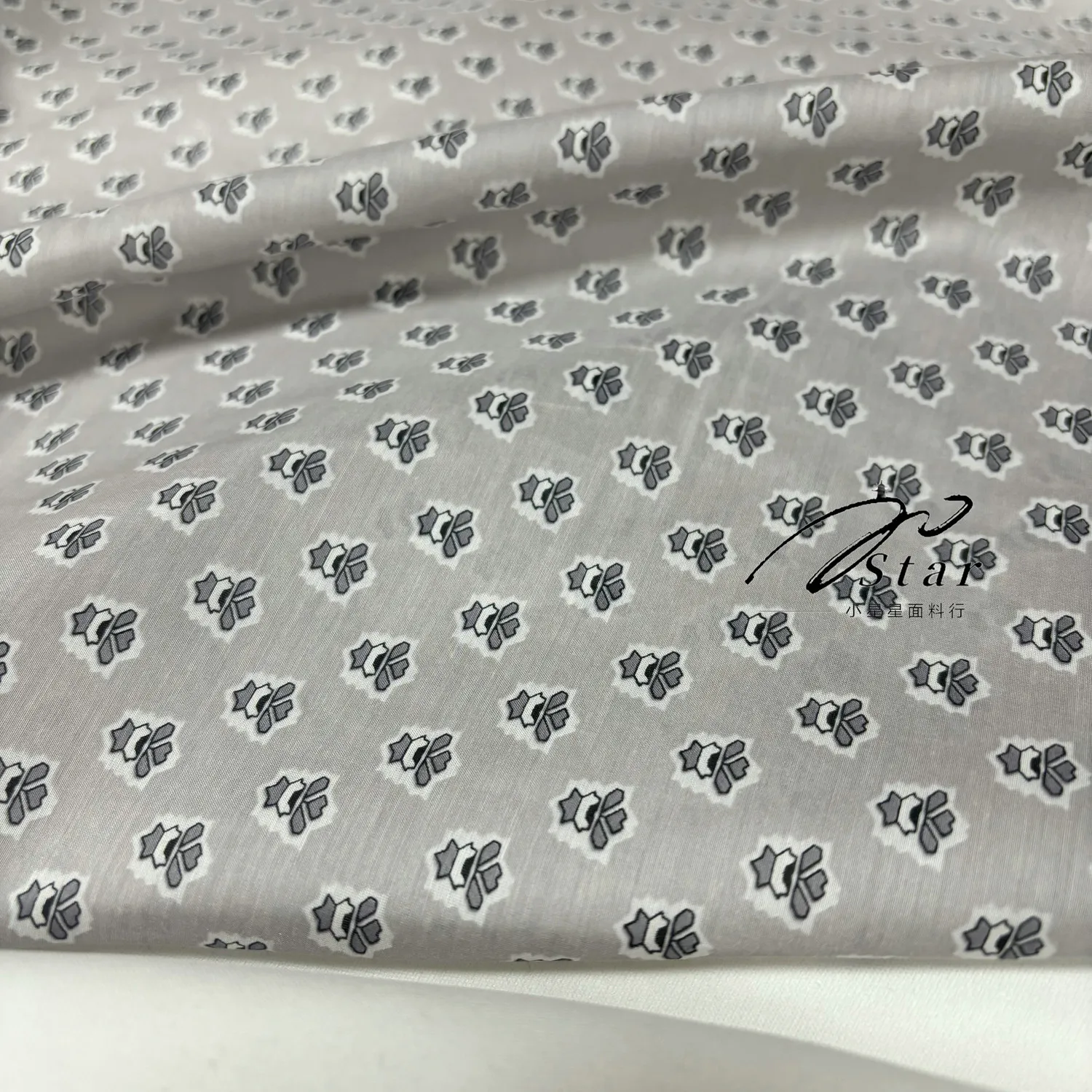 Thin Slightly Transparent Light Gray Printed Silk Cotton Fabric Silk Cotton Soft Shirt Dress Cloth Spring and Summer