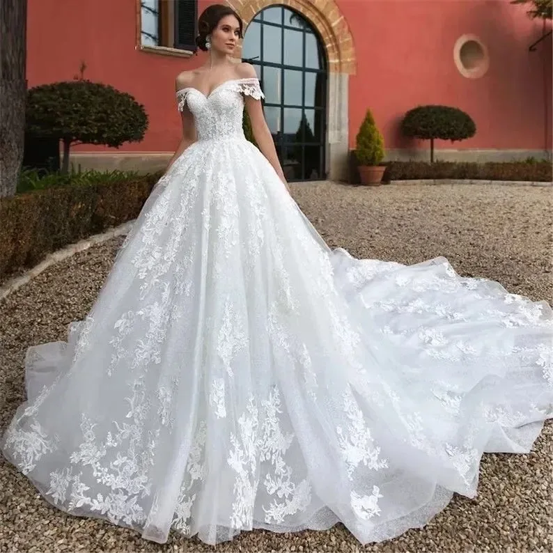 

Customized Luxury Lace-Up Ball Gown Wedding Dresses with Appliques Sweep Train Plus Size Tulle Off Shoulder Wedding Bridal Gowns