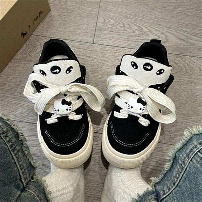 Sanrio Hello Kitty Versatile Black Casual Platform Shoes 2000s Lolita Sneakers Women Y2k Preppy Style Skateboard Shoes 2024 New