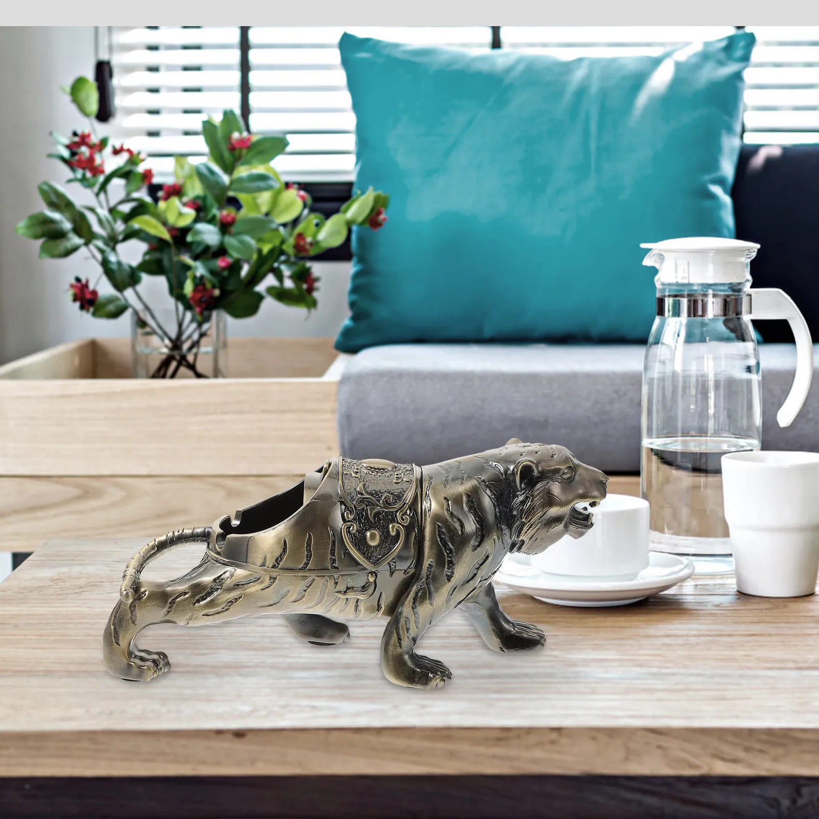 

Tiger Shaped Lidded Desktop Ashtray For Home Use Creative Cigarette Butt Holder Unique Animal Modeling Container Indoor Ashtray