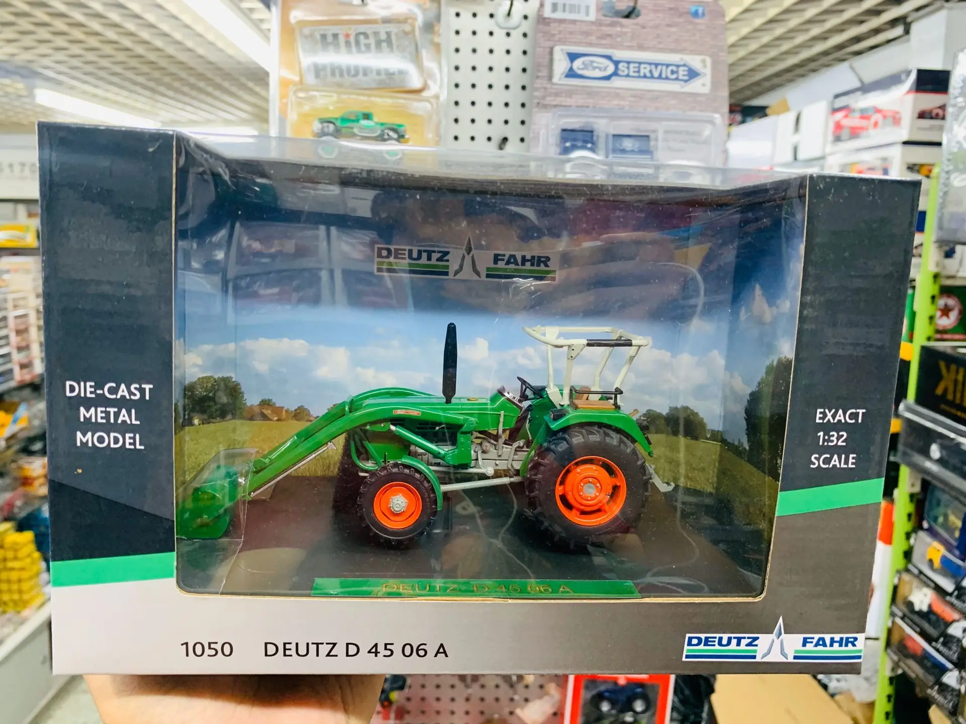 Deutz-Fahr 1050 Deutz D 45 06 A Tractor Farm 1:32 Scale DieCast Model New in Box