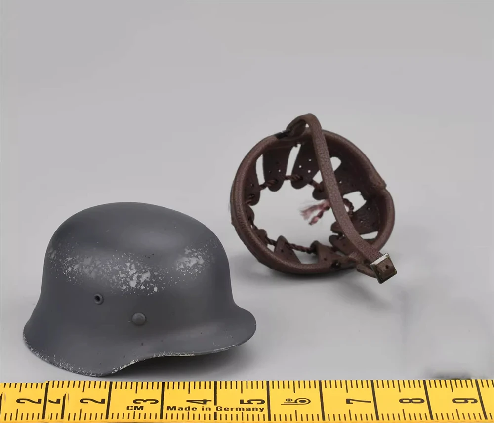 

DID D80172 Man Who WWII Series Soldier Metal Material Helmet with Inner Net Boat Cap Medals For 12" Action Scene Component 1/6