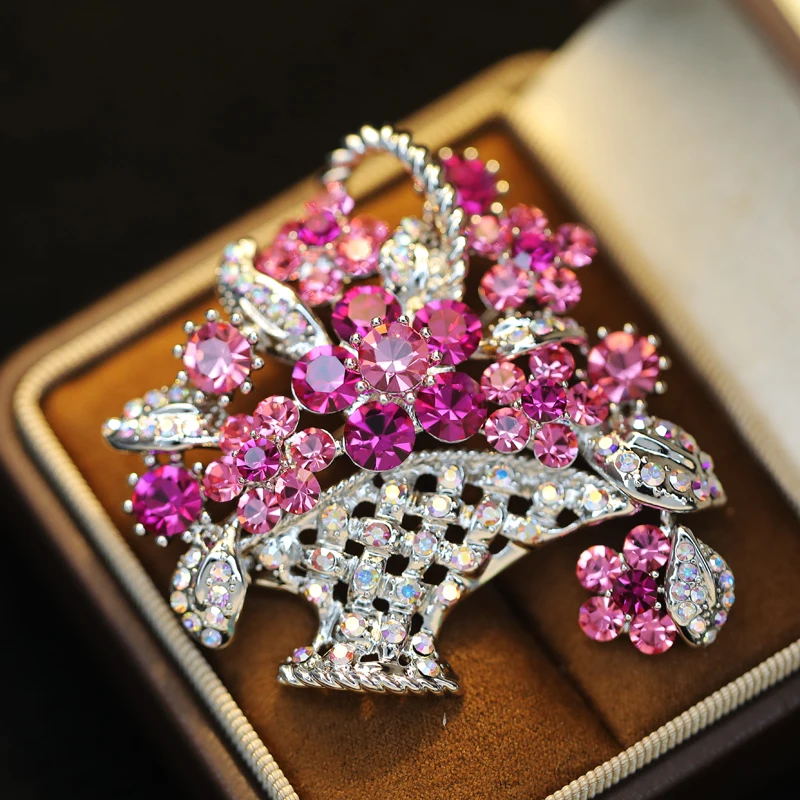 Luxury Design Crystal Flower Basket Snowflake Brooches for Women Fashion Maple Leaf Animal Corsage Coat Suit Accessories Pins