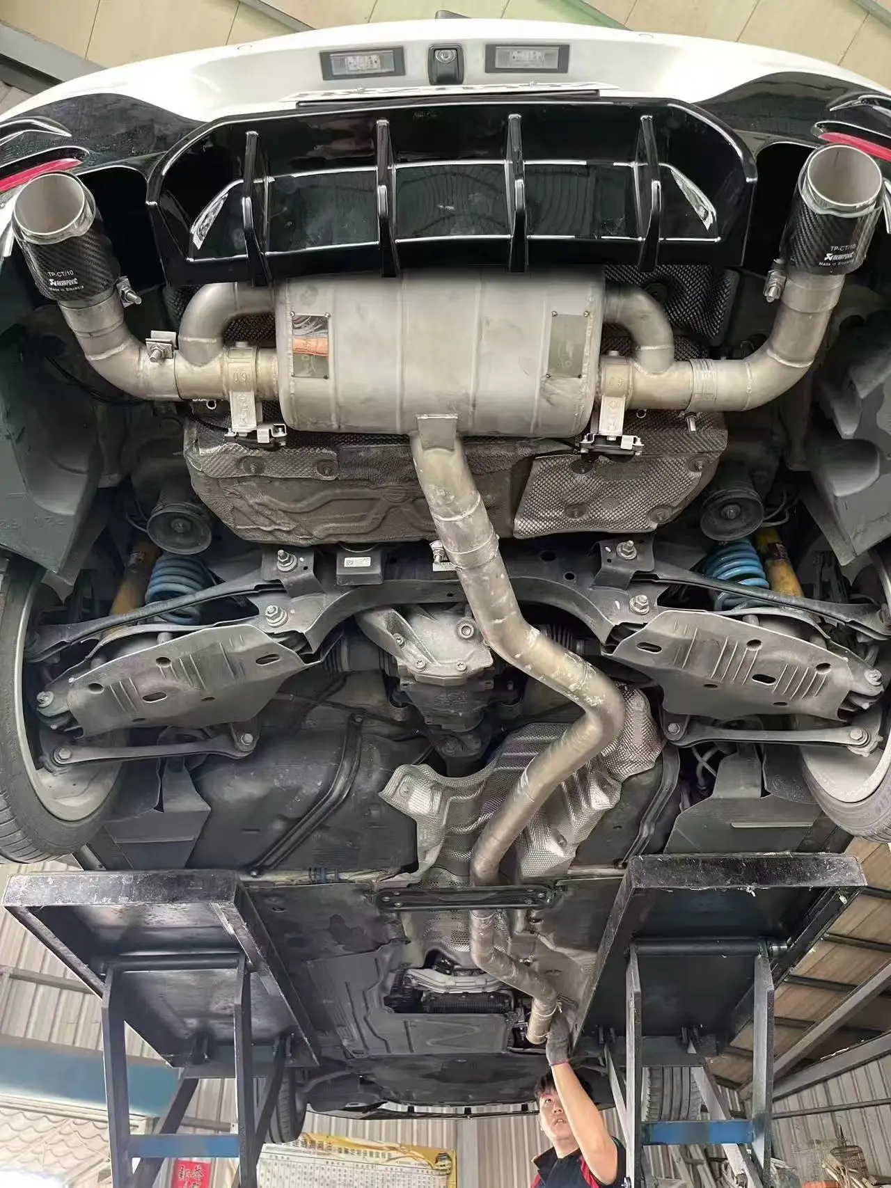 

【 Customized Product 】 Applicable to the exhaust system of BMW 120i 125i F20 B48 Catback with valve mufflers from 2015 to 2019