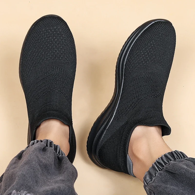 

2025 Повседневная спортивная обувь большого размера 46, легкая уличная нескользящая и прочная мужская обувь с сеткой, высокое качество