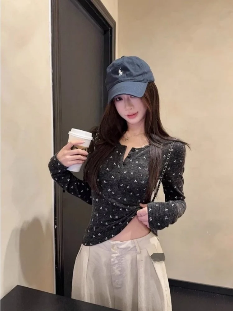 

Корейская женская футболка с длинным рукавом, осенняя новинка, приталенная, в стиле ретро, на пуговицах, повседневная, универсальный размер