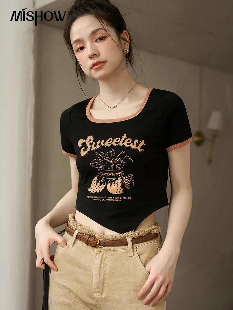 

MISHOW Women's Short Sleeve T-shirt 2023 Summer Fashion American Retro Letter Printting Asymmetric O-Neck Short Tops MXC36T0040