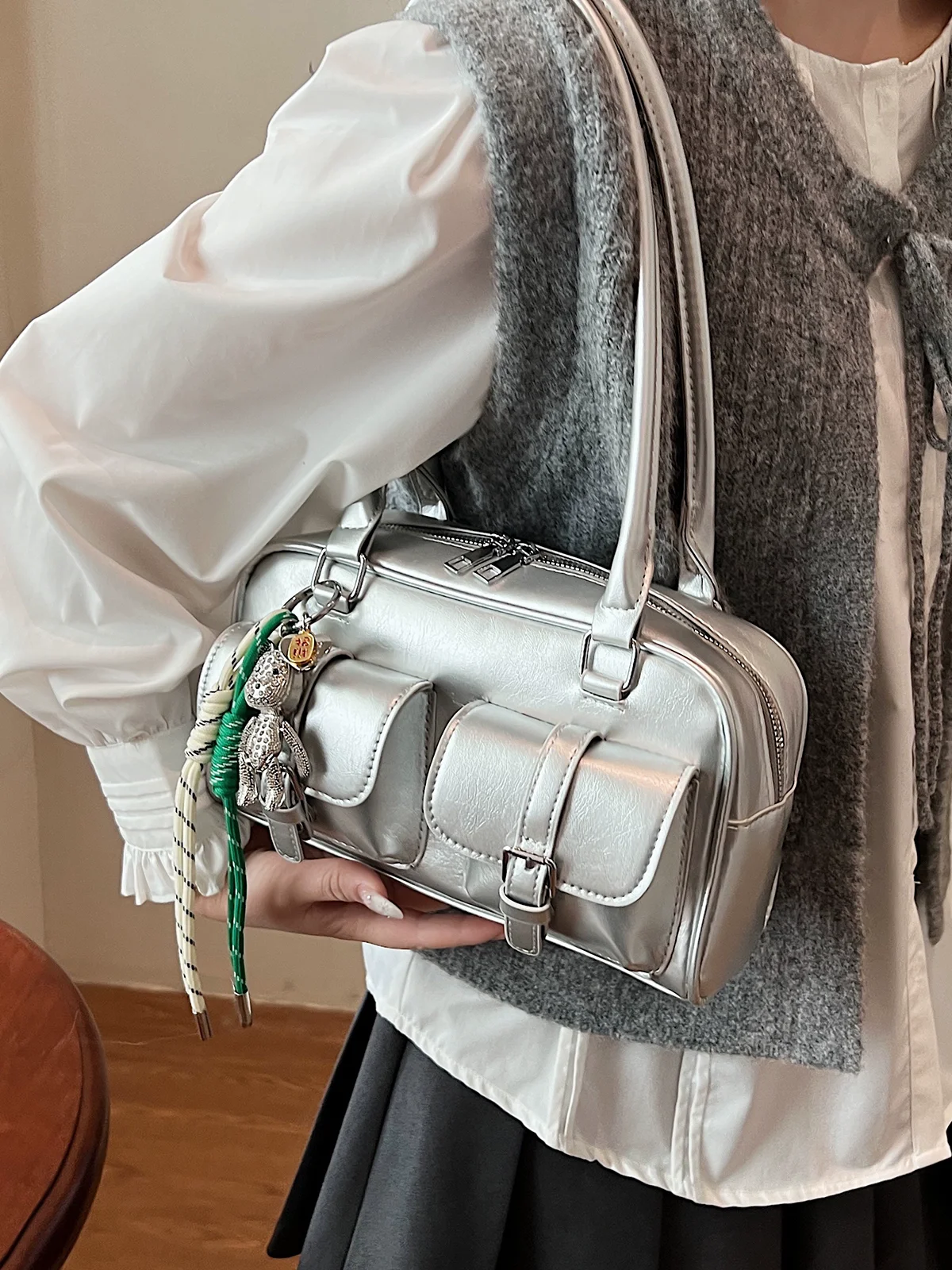 

Fashion Women's Bags y2k Multi-pocket Pillow Bags Small Bowling Bag Luxury Brand Design Handbag and Purse Ladies Mini Square Bag