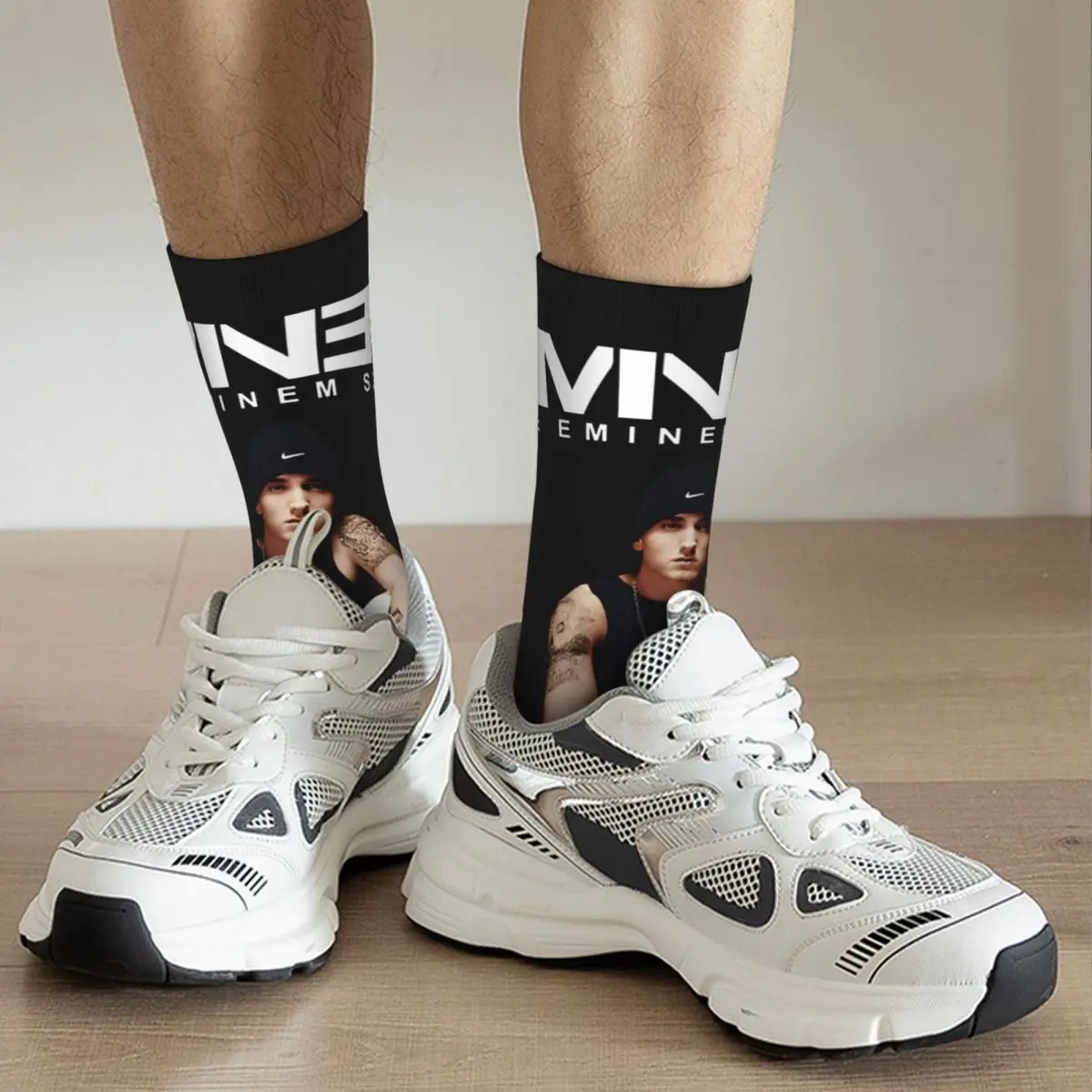 Chaussettes rétro Harajuku Eminem Street Style pour hommes, chaussettes d'équipage décontractées, nouveauté, détail en gros plan