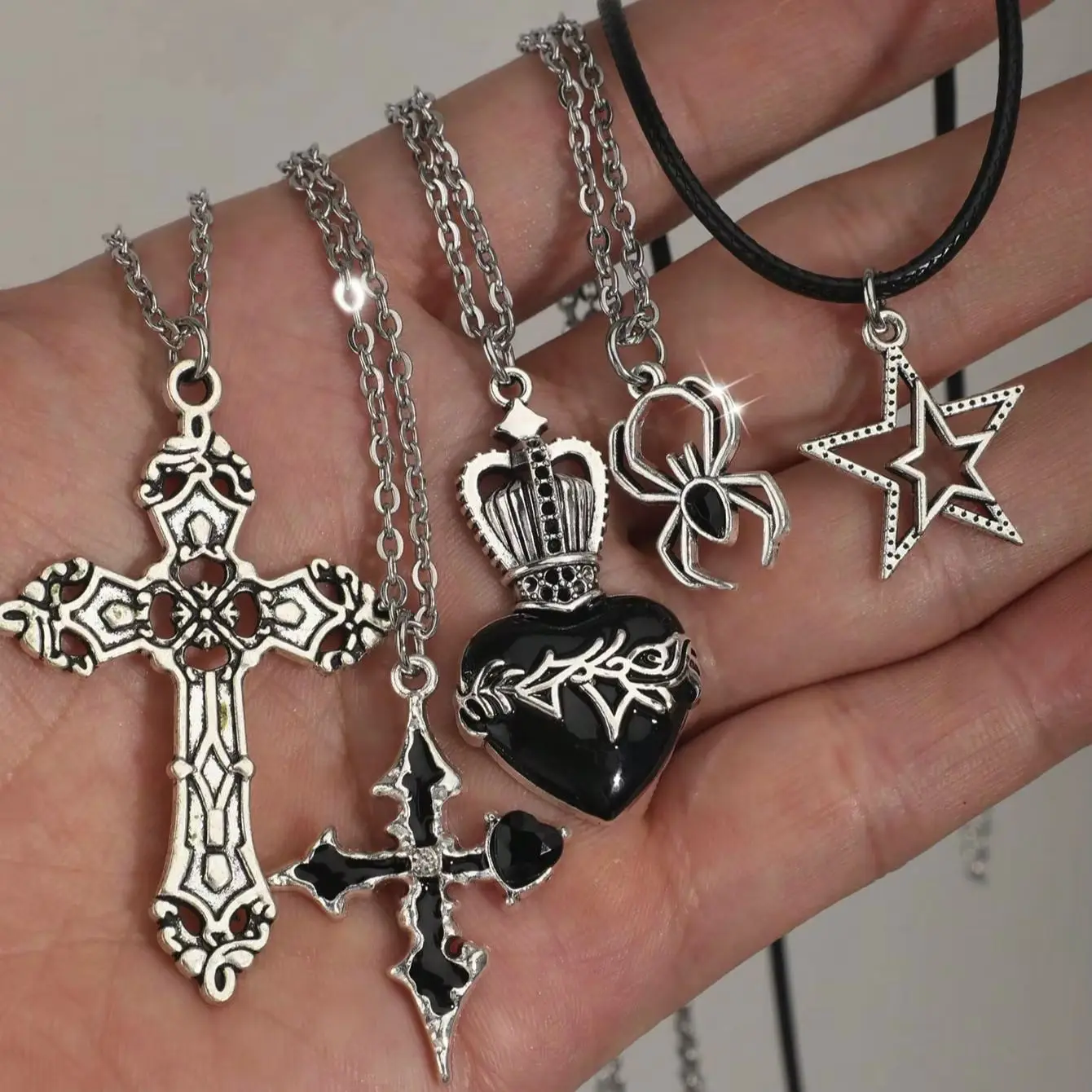 5pcs Vintage Gothic Style Cross, Rhinestone Spider, Crown, Heart Cross, Oil Drop, Star Y2K Fashion Necklace Set For Women