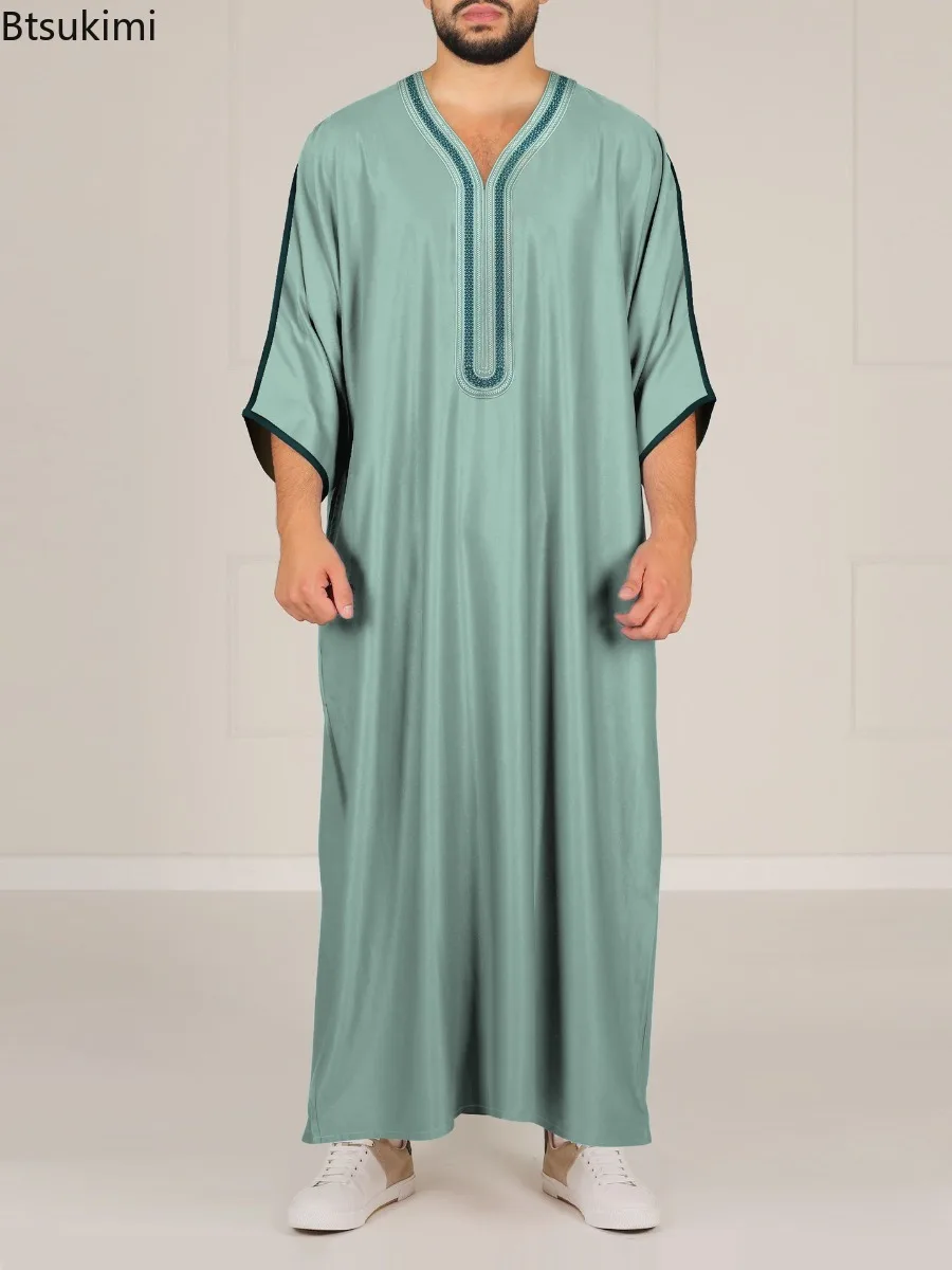 2026 Muslim Men Dress Solid Casual Robe V-neck Loose Kaftan Abayas Ethnic Style Embroidered Prayer Gown Arab Islamic Jubba Thobe