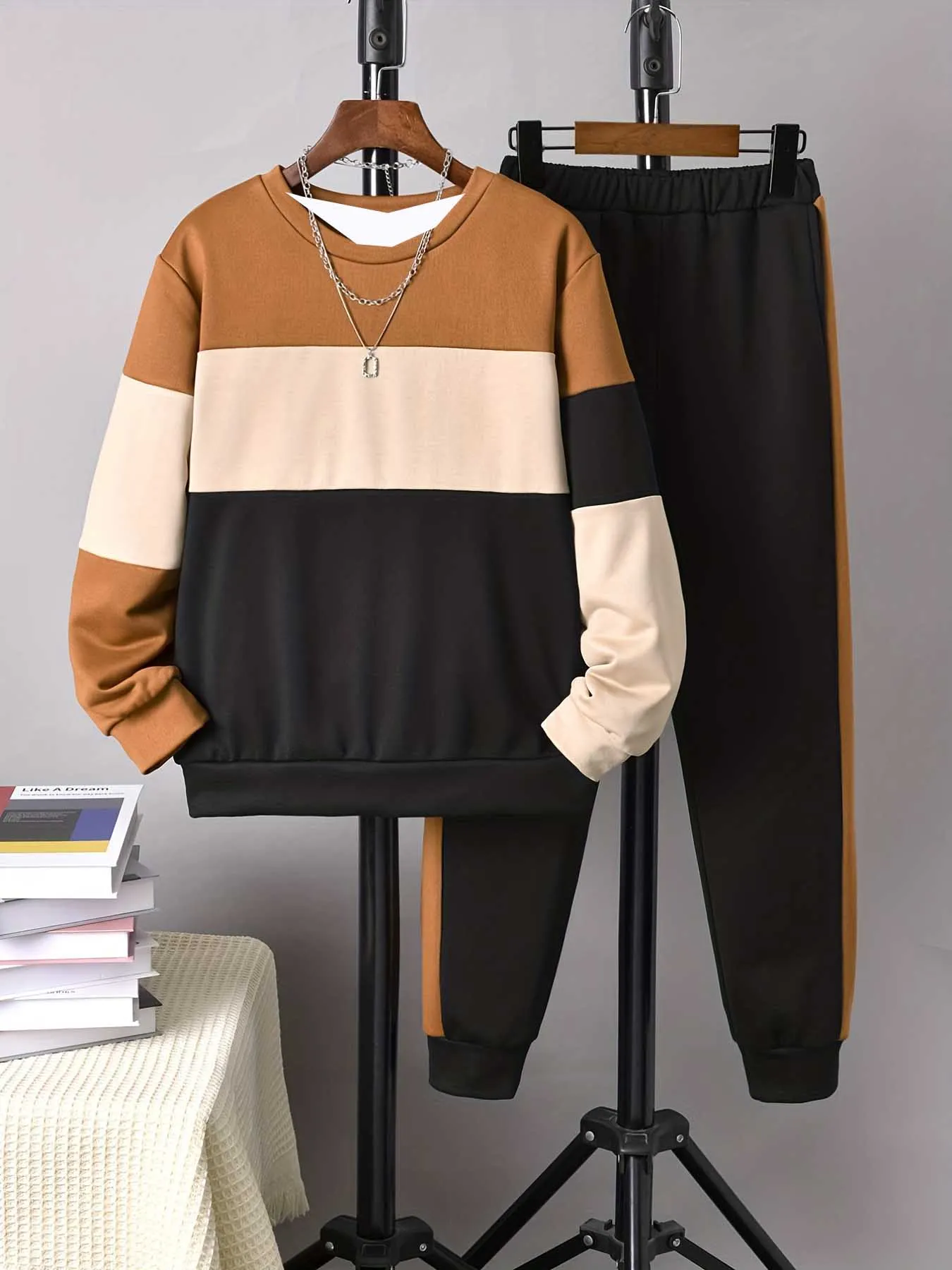 

Новинка 2023 года, осень/зима, мужской спортивный комплект Y2K, простой модный комплект в полоску с 3D принтом, подходит для мужчин, уличный повседневный комплект из 2 предметов для отдыха