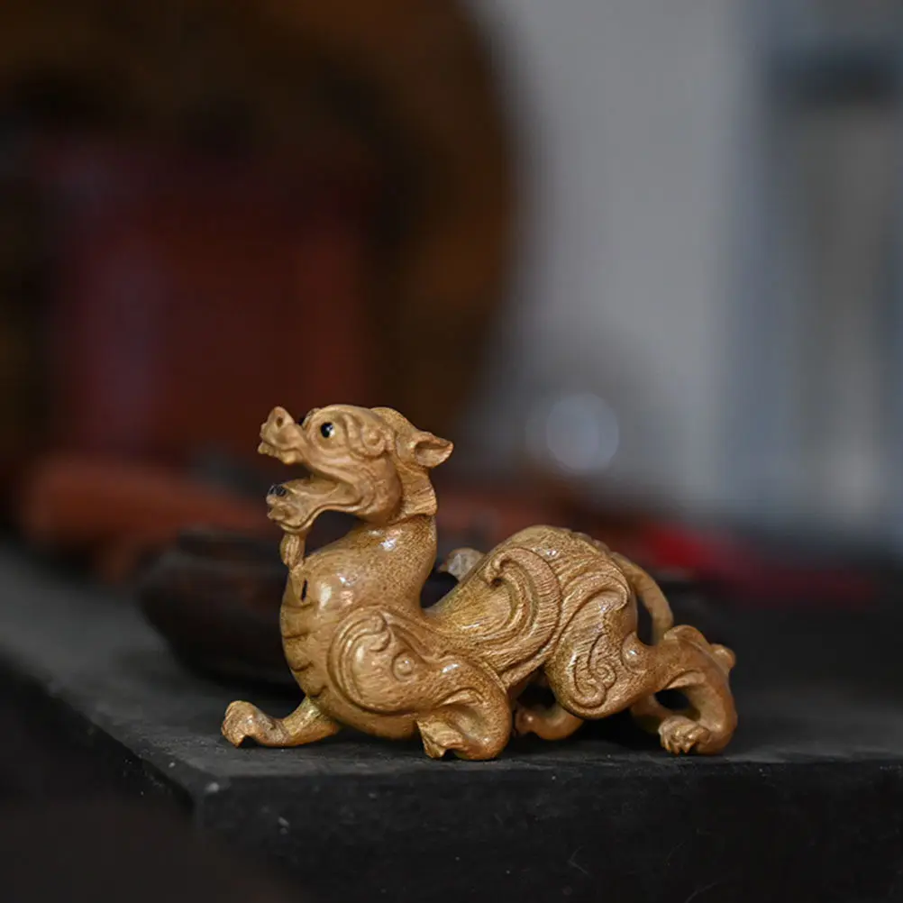 Premium Wooden Pixiu Decor Carved Desktop Ornament for Home Bookshelf Office Space Lucky Feng Shui Animal Craft Wooden Sculpture