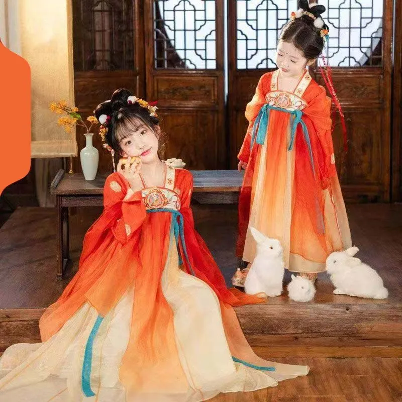 

Chinese Hanfu girls' dress imitates Tang Dynasty