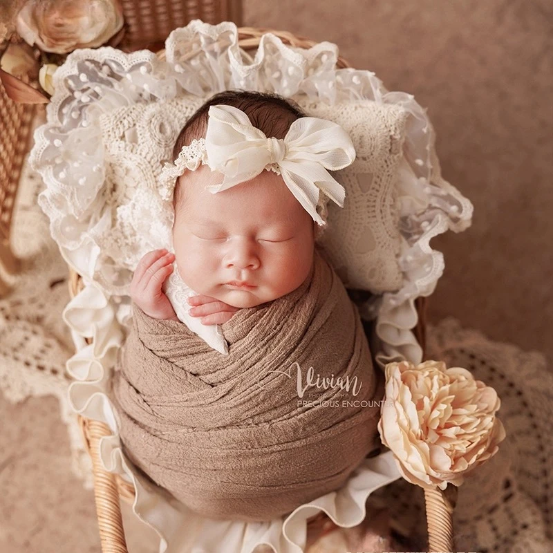 Newborn Photography Props Retro Lace Pillow Hollow Mat Bow-knot Headband Rattan Stroller Blanket Theme Set for Studio Photoshoot