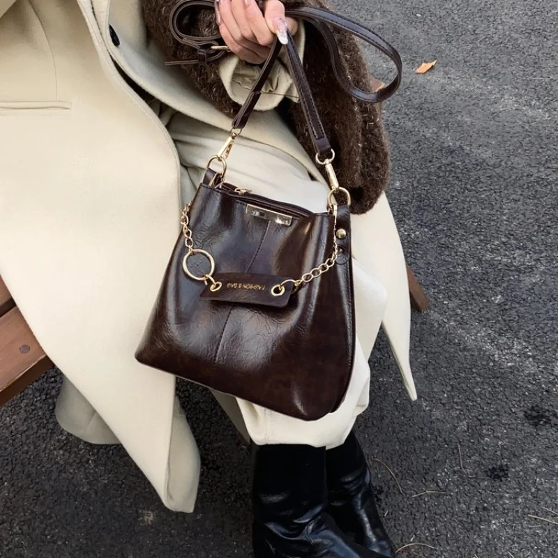 

Luxury Brand Women's Leather Handbag Crossbody Option Classic Elegant Tote With Multiple Compartments Fashionable For Ladies