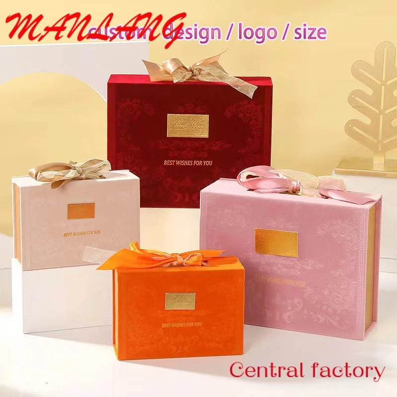 Custom  custom logo luxury lovely wedding gift box magnetic paper boxes with leather handle clothing shoes candy folding packagi