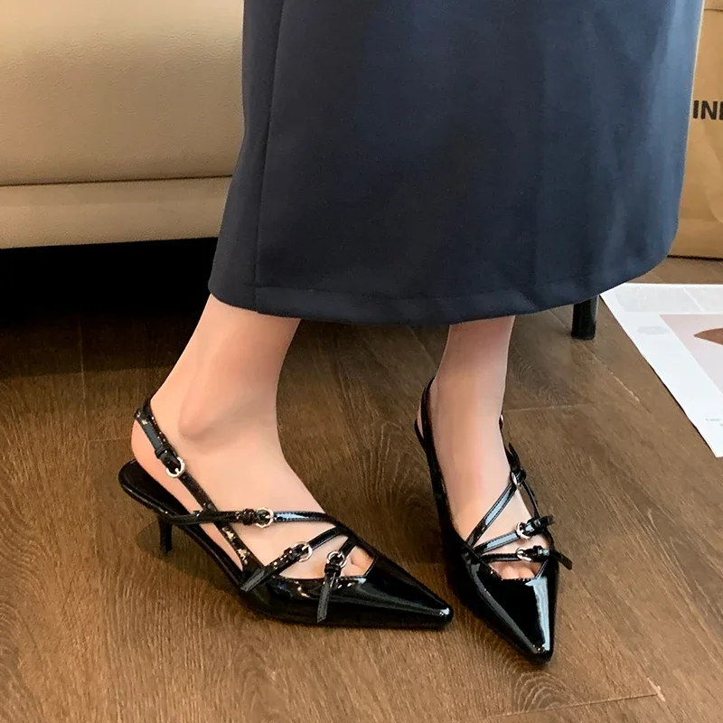 Talons hauts avec ceinture pour femmes, chaussures de marque pour femmes, talon Parker pointu, bureau et carrière, sexy et à la mode, 2024