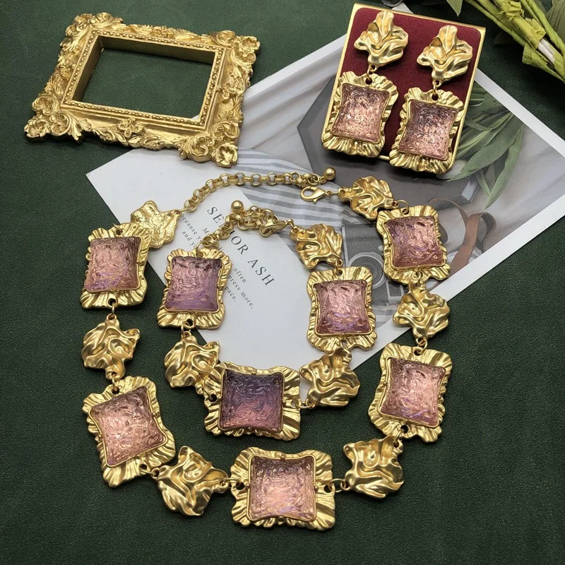 

Vintage Palace Jewelry Set Necklace for Women Lava Effect Purple Jelly Gold-plated Necklace Earrings High-end