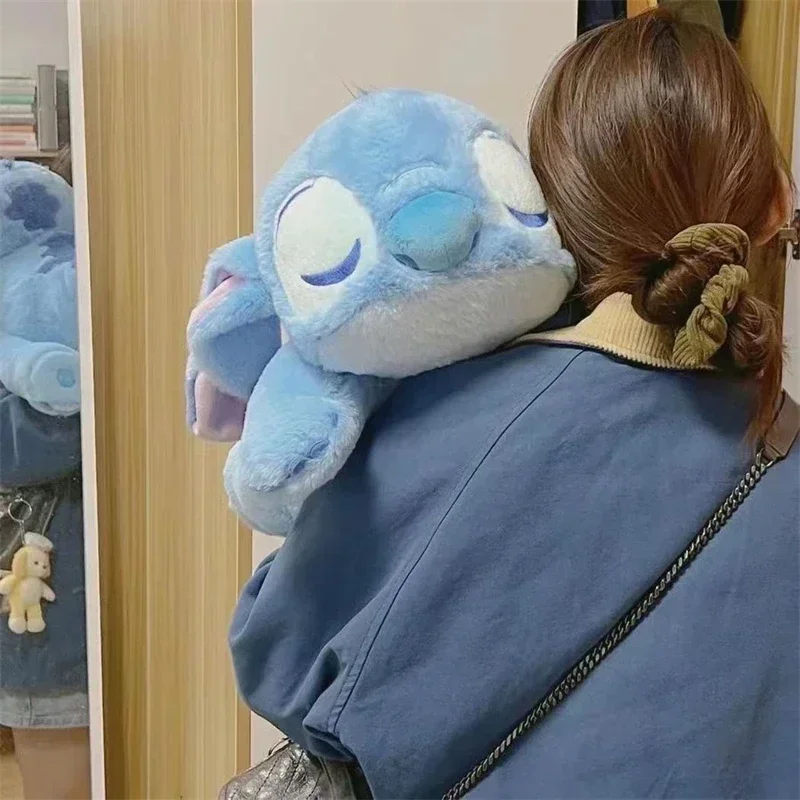 Jouets en peluche Disney Stitch pour filles et enfants, dessin animé mignon, mode douce, oreiller en peluche beurre, décoration de chambre, cadeaux de vacances, CAN o & Stitch