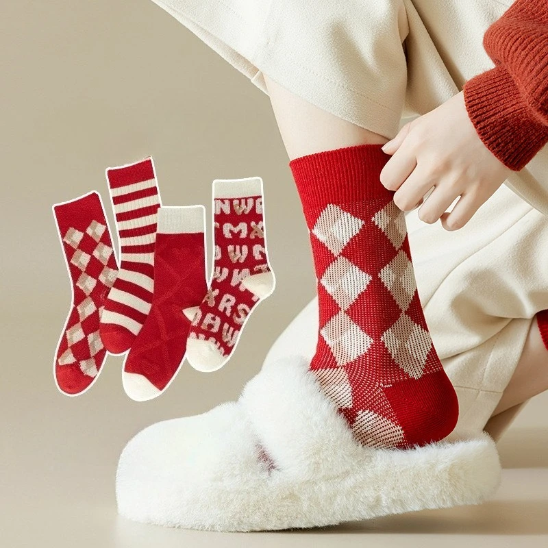 

Новогодние праздничные красные женские носки до середины икры, зимние и осенние теплые носки, рождественские праздничные подарочные носки с ромбовидным узором в стиле ретро