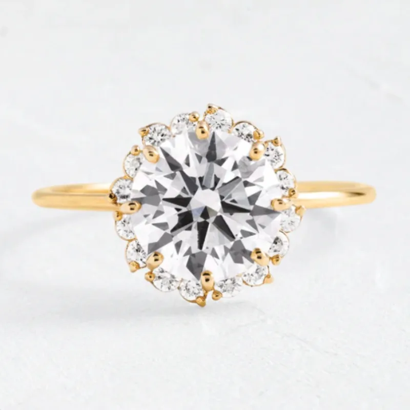 Custom Moissanite Gold Rings 18k 2 Carat Center 8mm Round Cut Moissanite Jewelry For Women