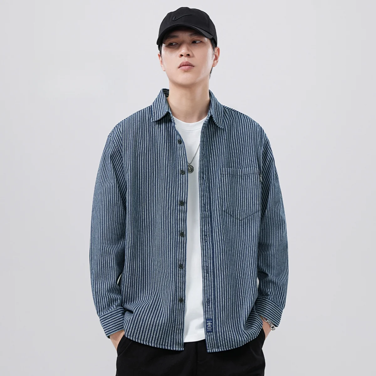 Men's Washed Striped Denim Shirt Casual Workwear Shirt Jacket With Chest Pocket Regular-fit Button-down Collar Jeans Shirts