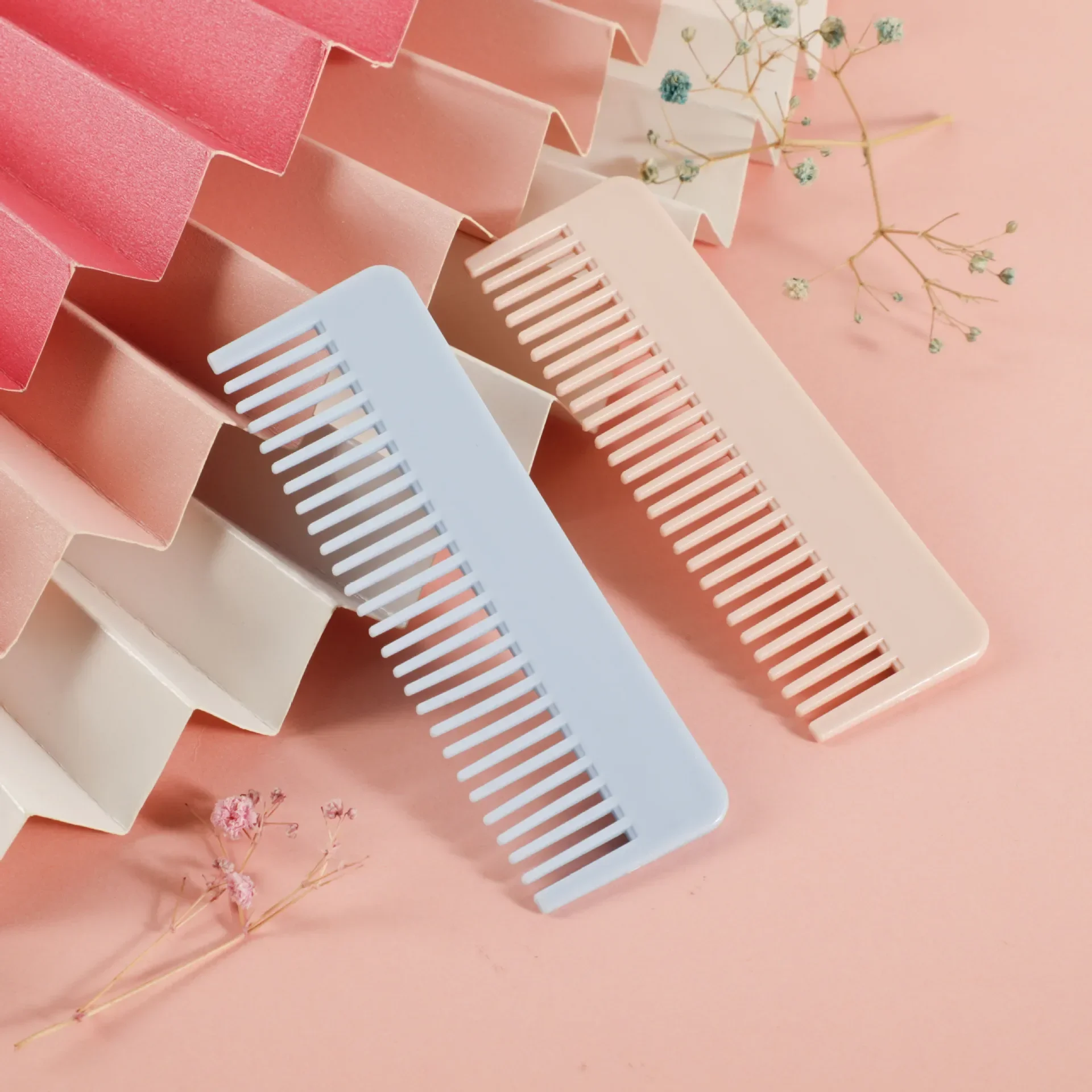 1Pcs Sdatter New Cute Plastic Comb Small Portable Mini Beauty Comb Travel Easy To Carry Small Comb Hair Tools Beauty Barber