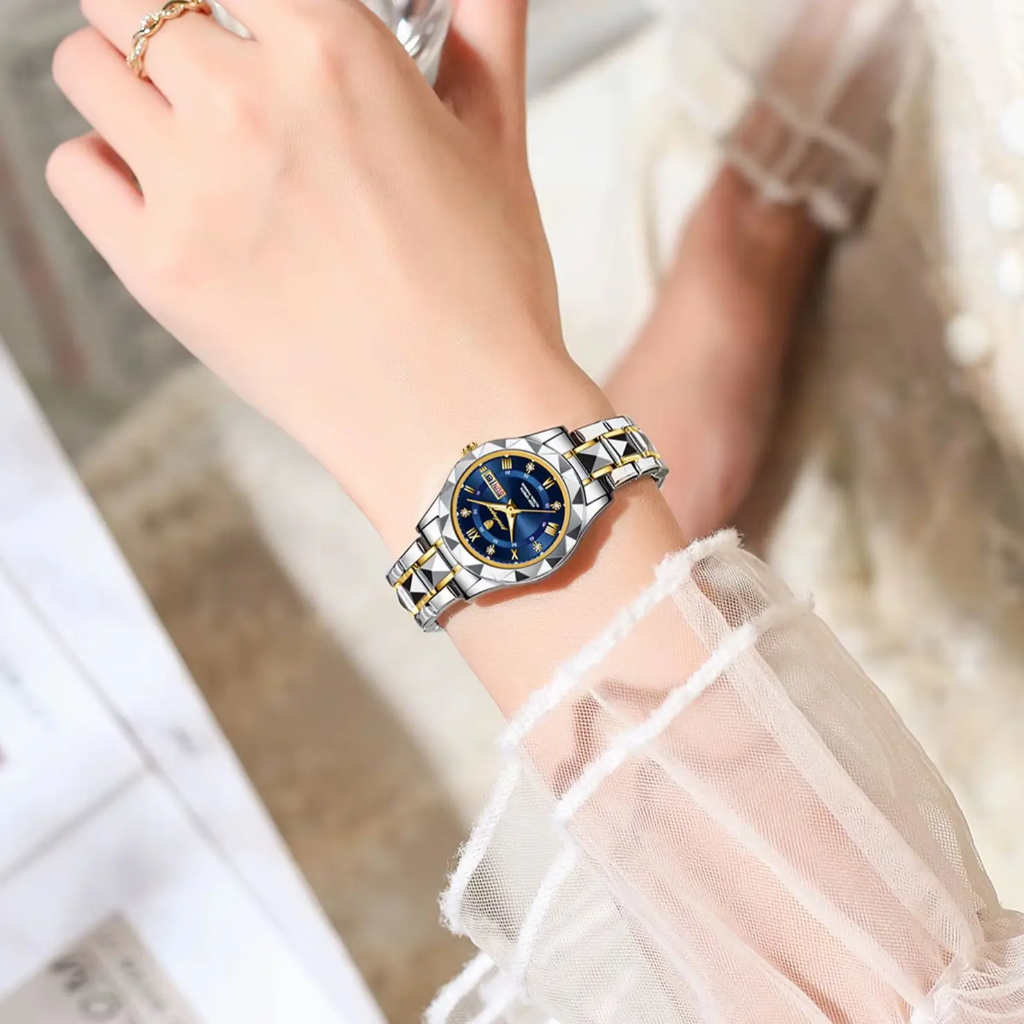 Women's Luxury Waterproof Quartz Wristwatch