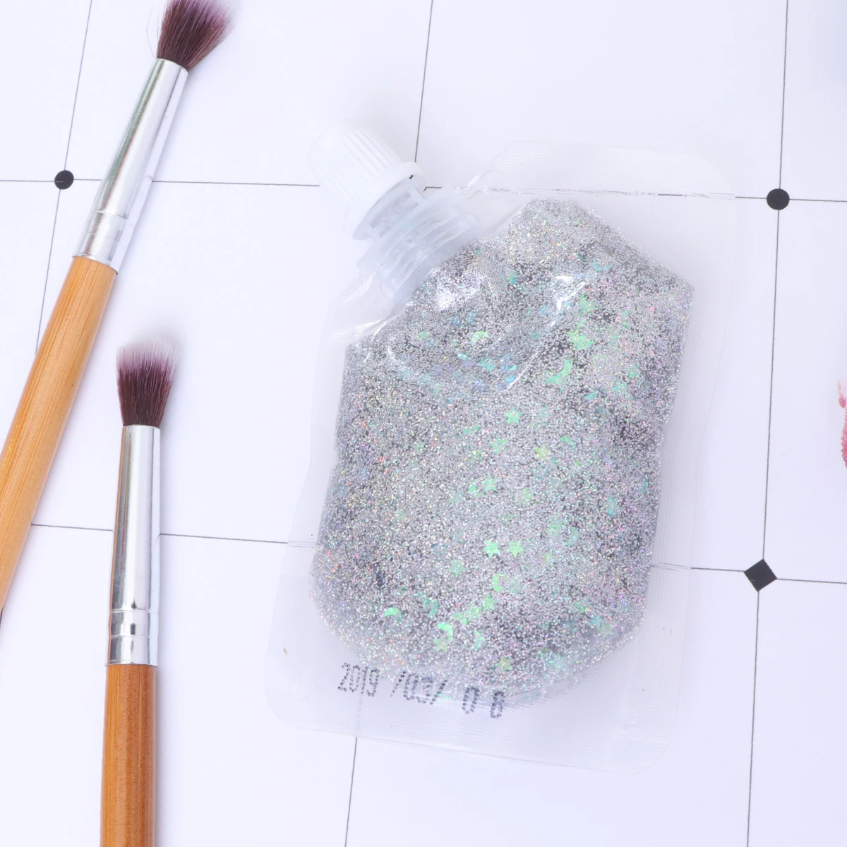 

Bag Silver Sequin Body Gel Brilliant Paillette Glitter Makeup Party Decor Long-Lasting Silky Shine Color Portable Size Easy