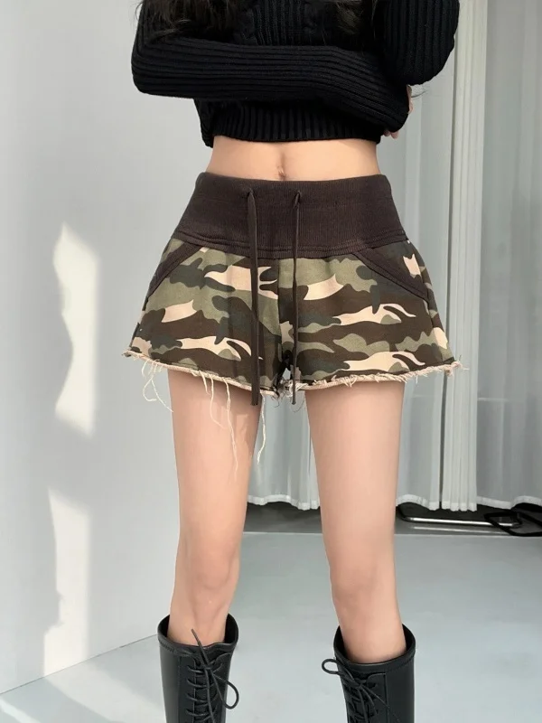 

American Retro Camouflage Elastic Waist Casual Shorts Women Summer 2026 New Millennium Spicy Girl Washed Hot Pants Trendy