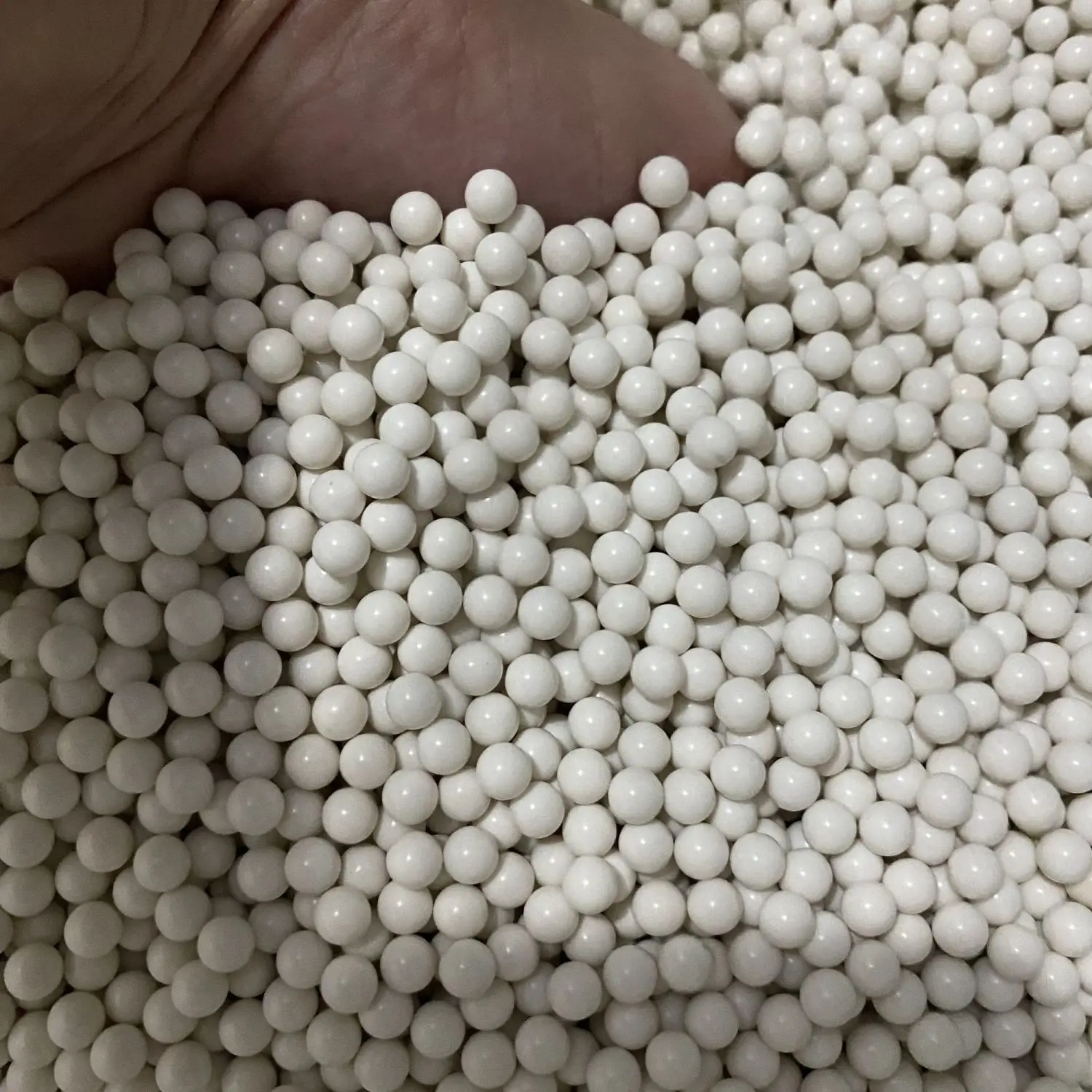 500/1000 szt. Twardych Kul Plastikowych 6mm Koraliki Akcesoria do Narzędzi Domowych Paintball Powietrzny Zabawka Narzędzia Treningowe