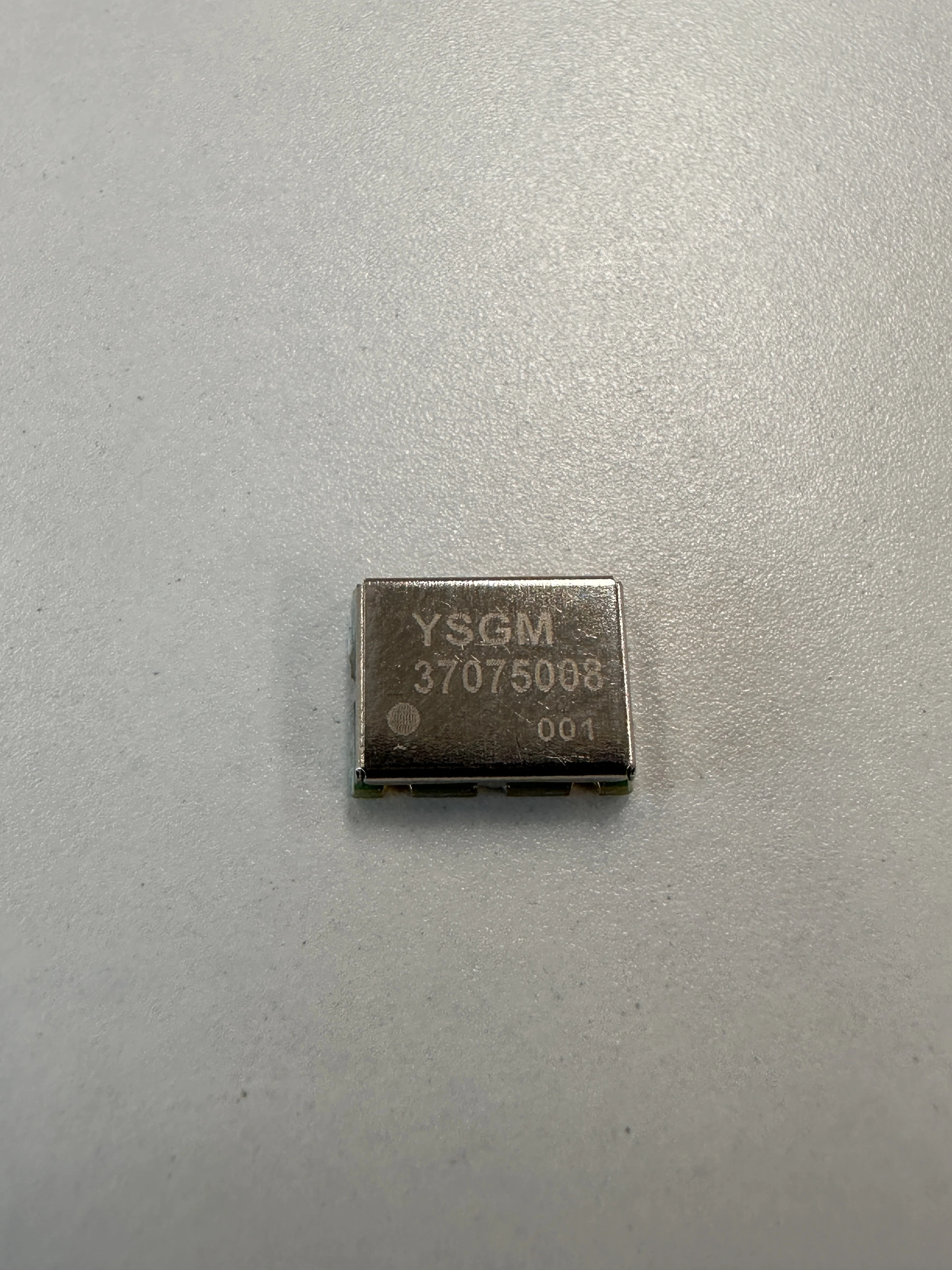 

10Pcs SZHUASHI YSGM37075008 VCO For 370M-750MHz 8dBm Voltage Controlled Oscillator，5V Power Supply，100% New