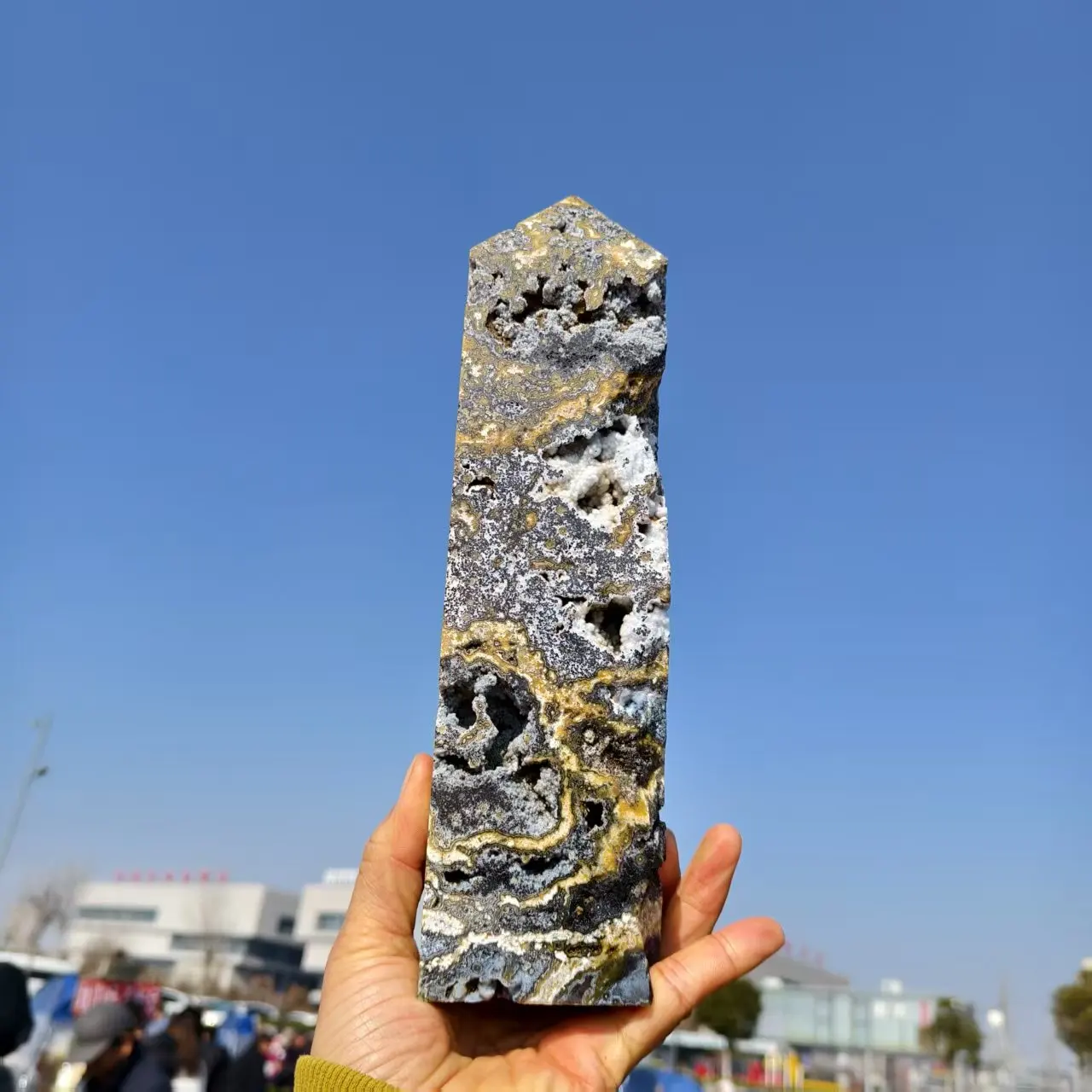 Natural Marine jade and agate coexist, obelisks, quartz and crystal mineral columns, mineral spiritual energy heals
