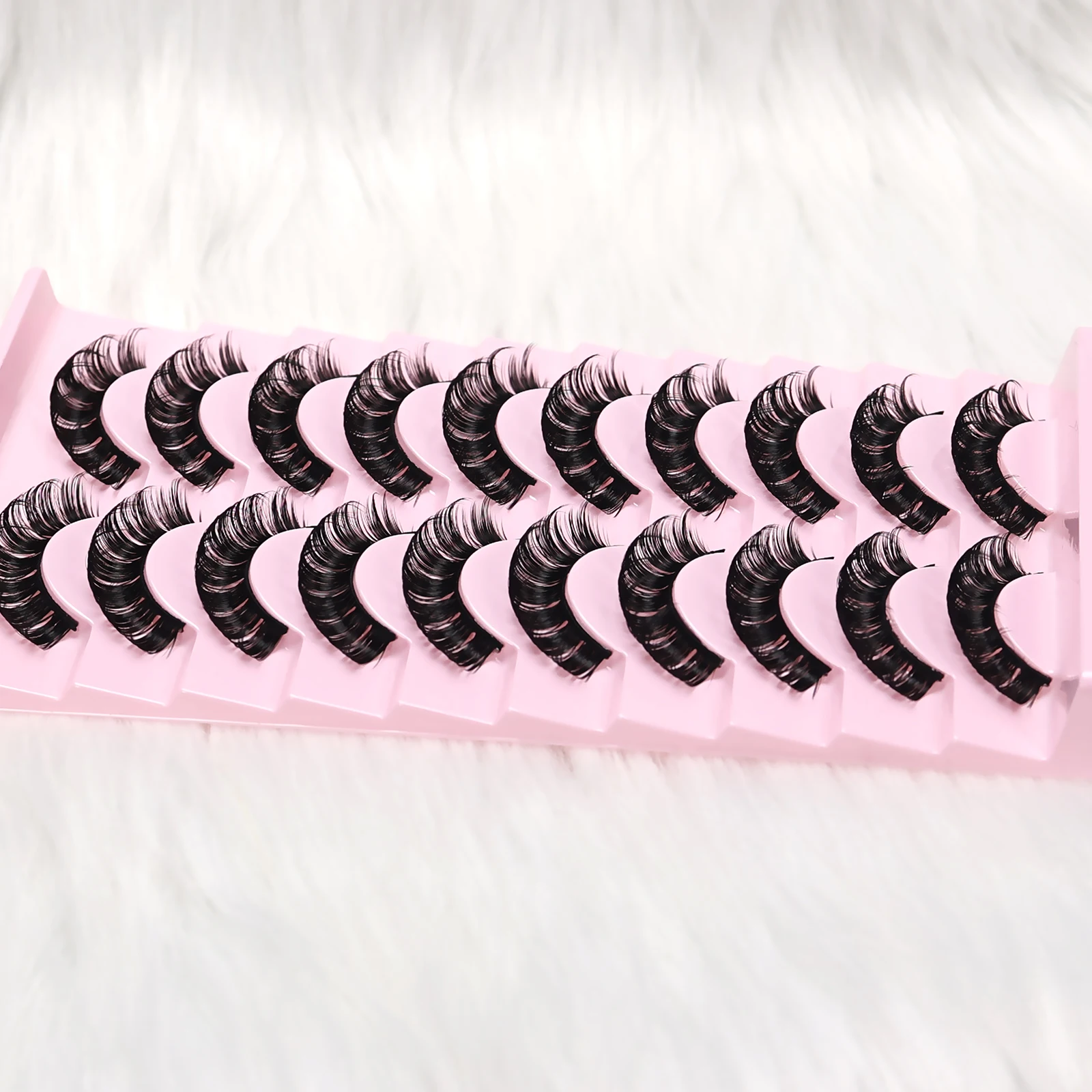 10쌍의 푹신하고 가벼운 인조 속눈썹, 재사용 가능하고 부드럽고 가벼우며 초보자도 쉽게 적용할 수 있는 데일리/파티/데이트 메이크업
