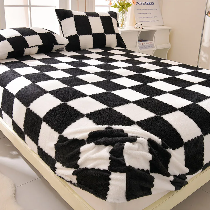 Nordic Checkerboard Velvet Bed Cover Set Plush Warm Bedspread with Pillowcases for Winter Comfortable Contrast Bedding Protector