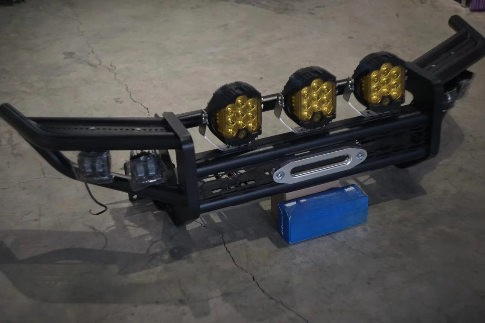 

Suitable For FJ Cruiser Front Bumper Winch With FJ Cruiser Front Bumper Desert Competitive Bar