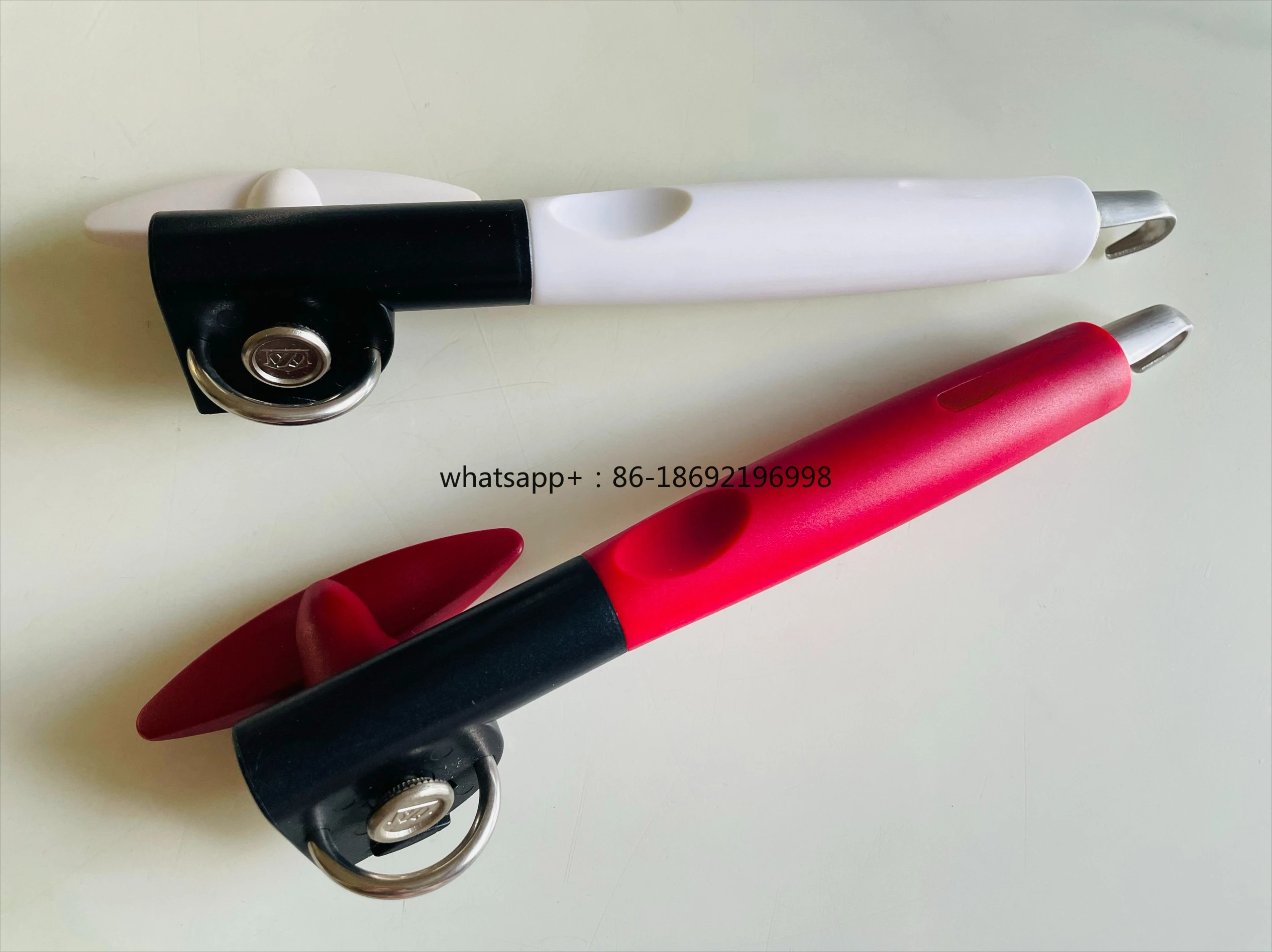 Can opener, bottle opener, multi-functional lunch meat can opening artifact