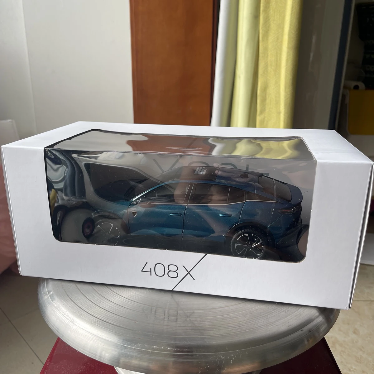 408X, Legierungsdruckguss-Automodell, SUV-Modell, Jungenspielzeug, Geschenk für Erwachsene, Sammlungsdisplay, Blau, 1:18