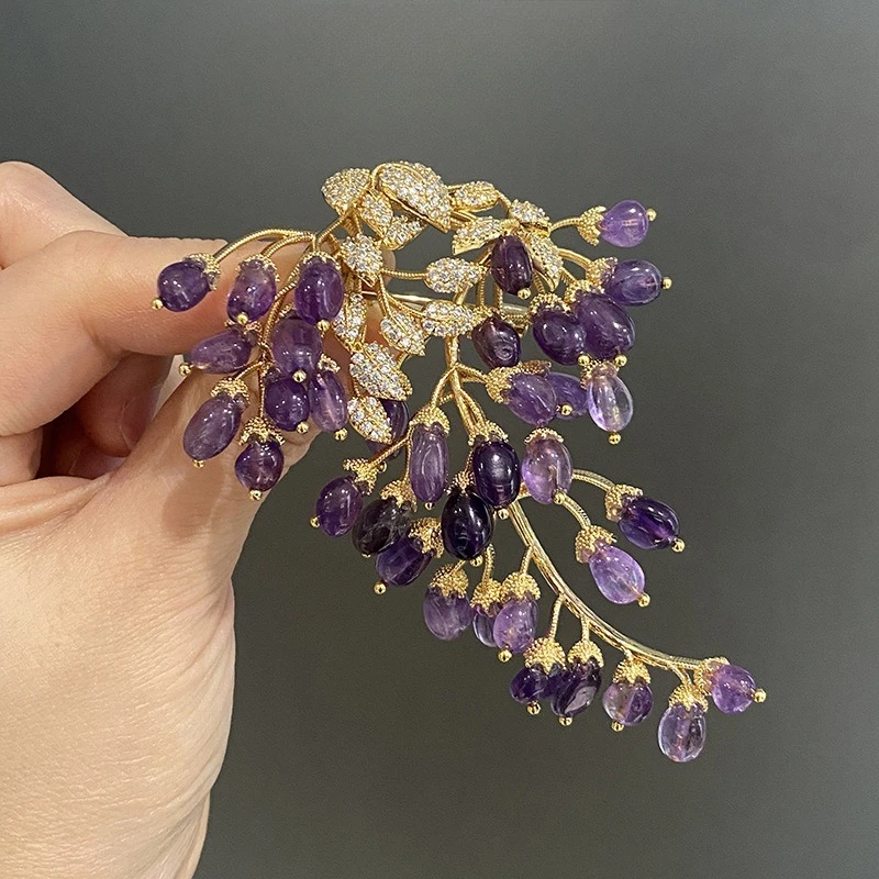Fashion commuter jewelry Natural crystal wisteria brooch, plant flower fashion light luxury Seiko fashion dress corsage