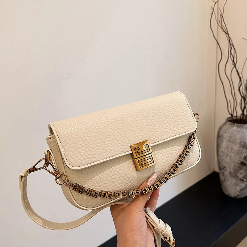 This year\'s Popular New Bag Fashion Lock Personality Chain Single Shoulder Crossbody Small Square Bag