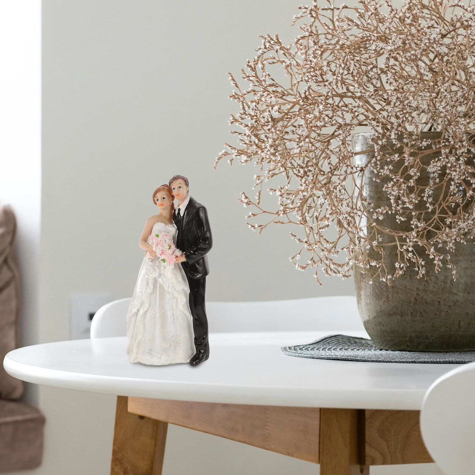 

Bride Groom Resin Wedding Cake Topper Elegant European Style Romantic Decor Unique Design Multifunctional Couple Figure