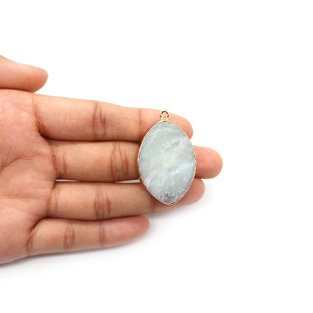 Elegant Leaf Shaped Rose Quartz Clear Quartz Natural Stone Pendant Electroplated Edge Daily Commute Necklace Jewelry Accessory