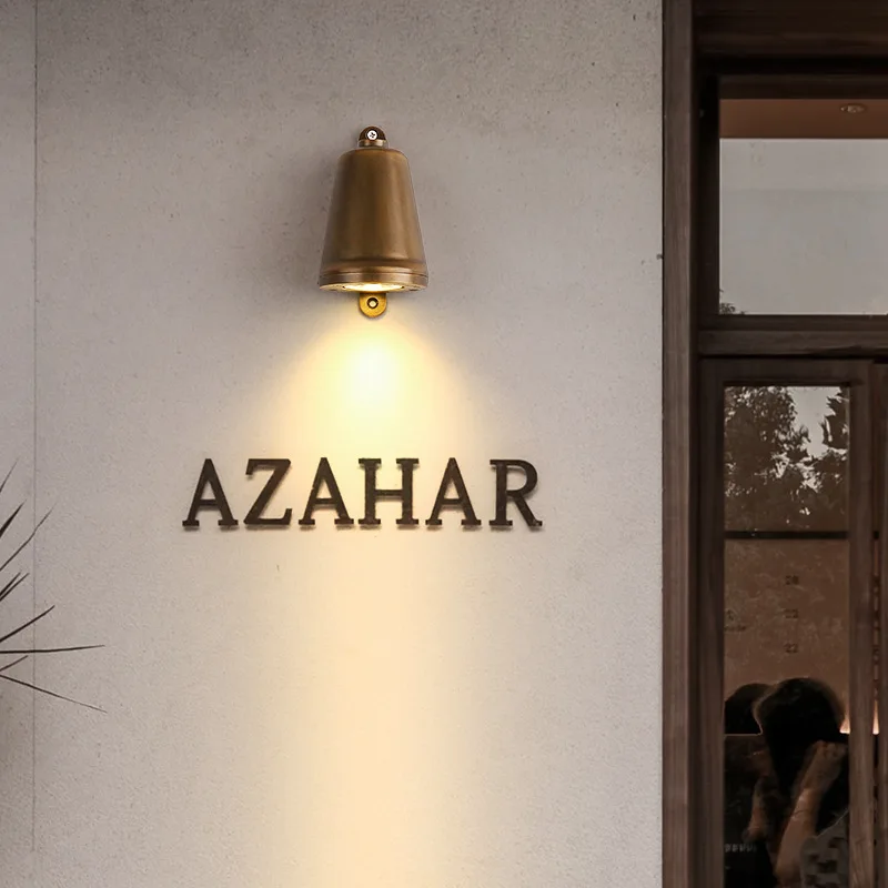 

Industrial Style Waterproof Outdoor Wall Light Rechargeable Punch-Free Spotlight for Shop Sign Corridor Aisle Restaurant