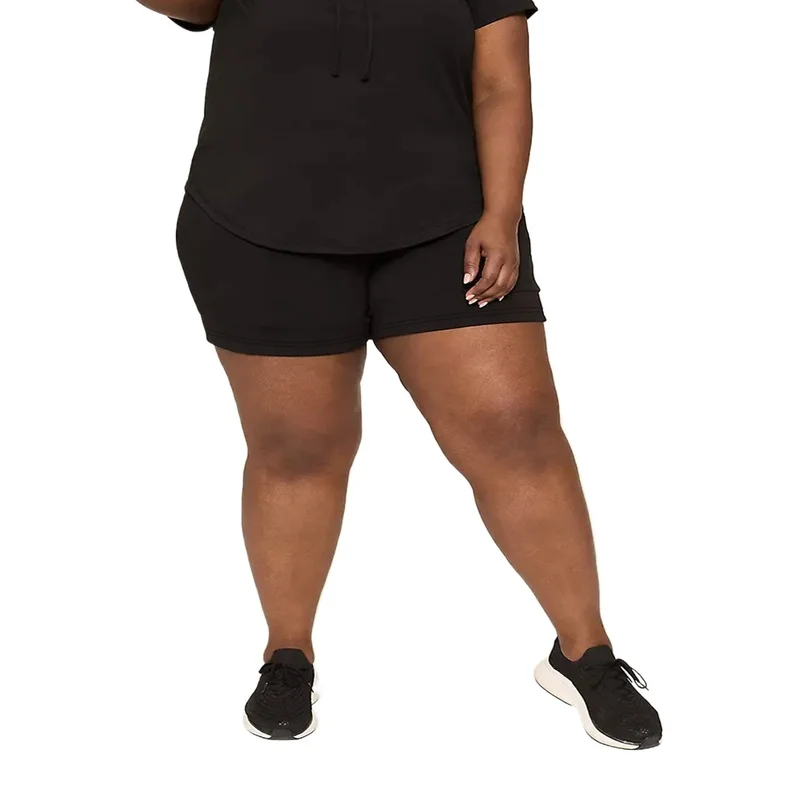 

2026 Fashion Plus Size Black Elastic Shorts for Curvy Ladies