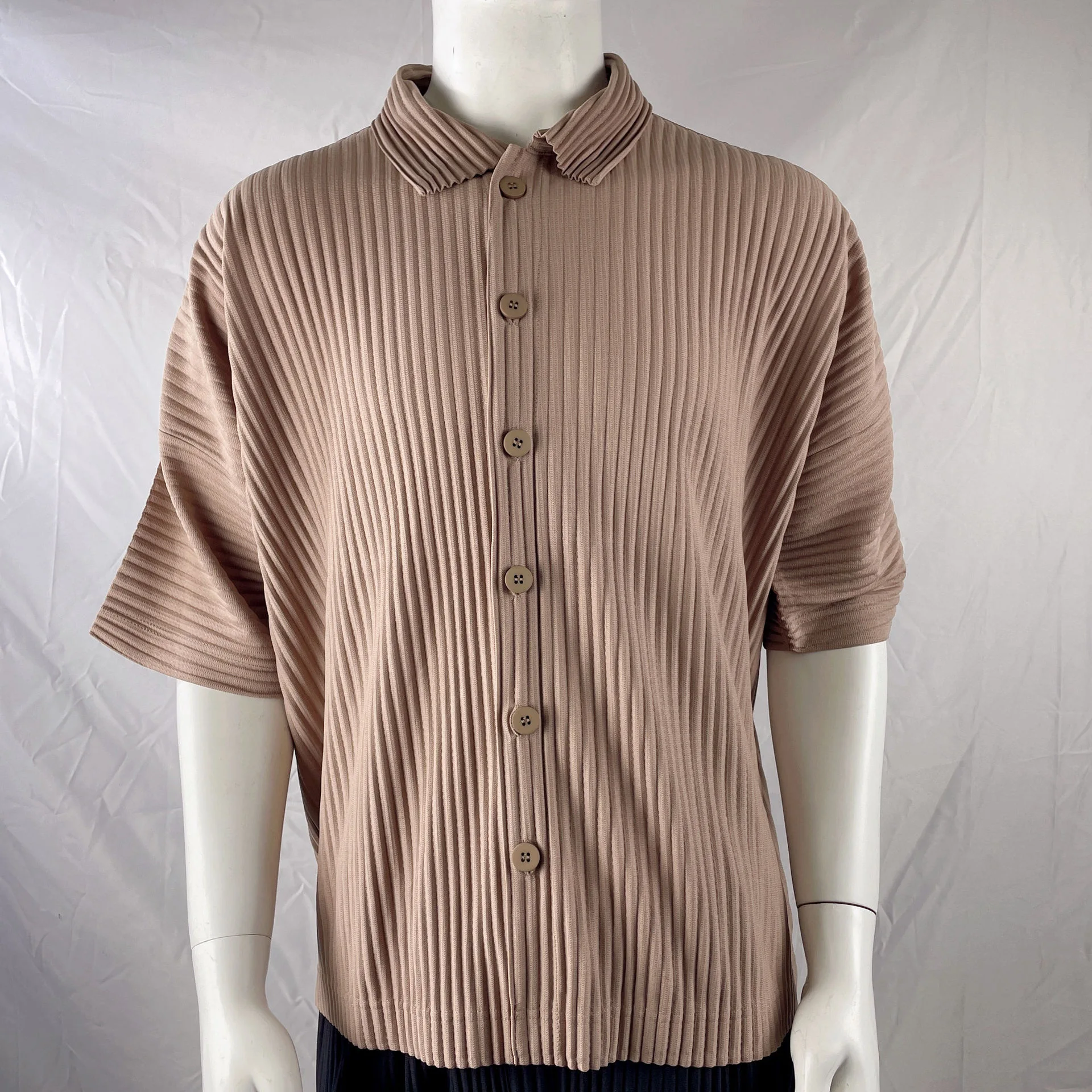 Miyake Pleated Short-sleeved Shirt Commuter Men's Top Short-sleeved 2025 Spring and Summer Thin Section Loose Casual Jacket - Image 4