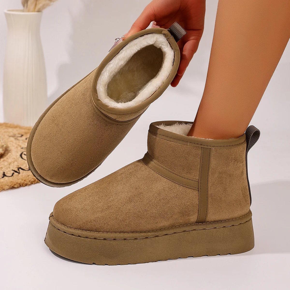 

Thick Plush Platform Snow Boots Women Winter Keep Warm Fur Cotton Shoes Woman Faux Suede Slip-On Ankle Botas Padded Shoes